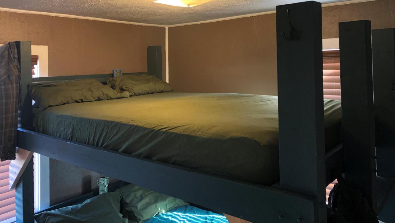 Lava Flow Hostel 格兰茨帕斯 外观 照片