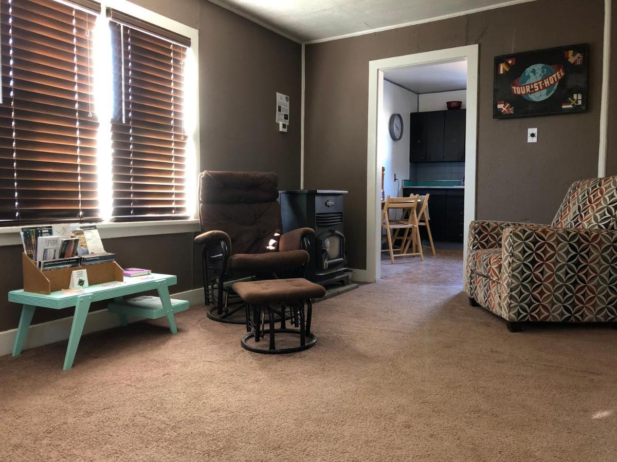 Lava Flow Hostel 格兰茨帕斯 外观 照片